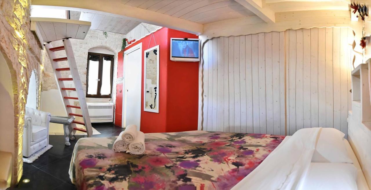 L'Angolo Di Gaudi, Casa Mila プティニャーノ エクステリア 写真