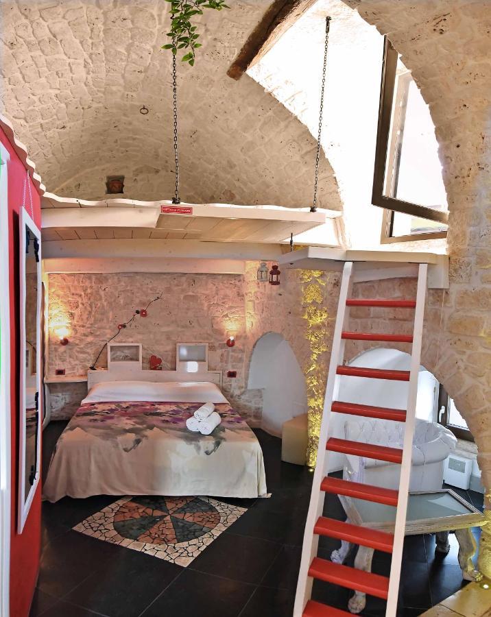 L'Angolo Di Gaudi, Casa Mila プティニャーノ エクステリア 写真